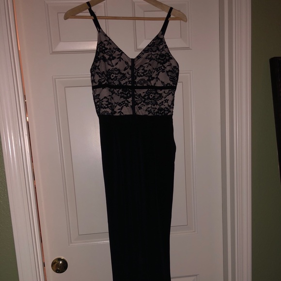 Express lace bodice jumpsuit - Picture 3 of 4